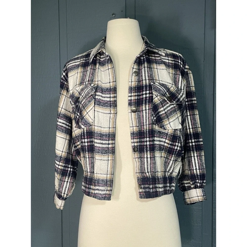 Warm & Cozy Lifestyle Plaid Cropped‎ Shirt Jacket Women's Size L